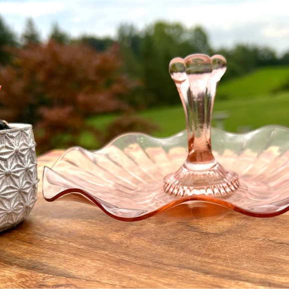 Vintage Pink Glass Dish - Glass Serve Ware - Depression Glass - Ruffled Glass - Picture 9 of 10